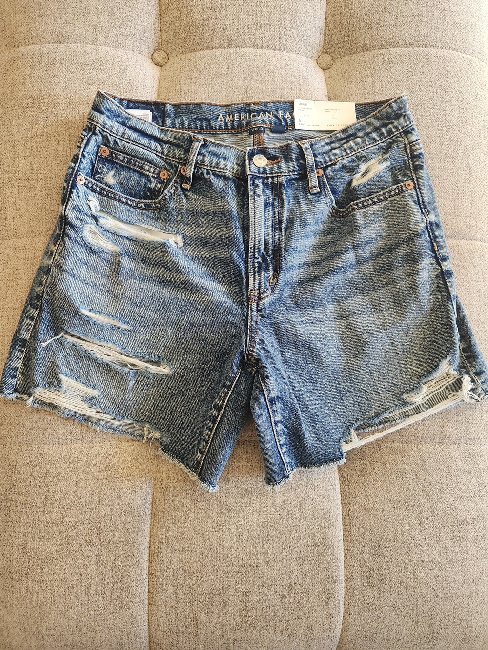 American Eagle Outfitters NWT Distressed Light Blue Denim Shorts Size 6